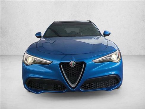 Used 2018 Alfa Romeo Stelvio Ti Sport image 2