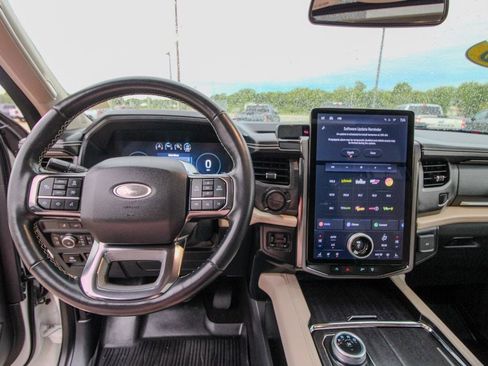 Used 2022 Ford Expedition Max Platinum AWD/4WD image 32