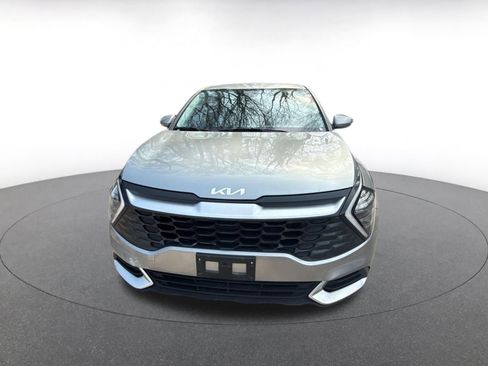 Used 2025 Kia Sportage LX image 4