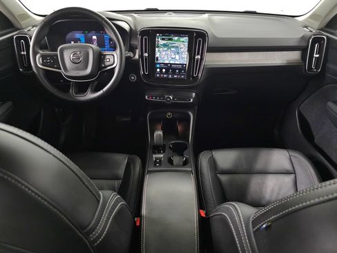 Certified 2024 Volvo XC40 B5 Core AWD/4WD image 14