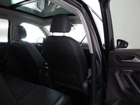 Used 2020 Volkswagen Tiguan SE FWD image 38