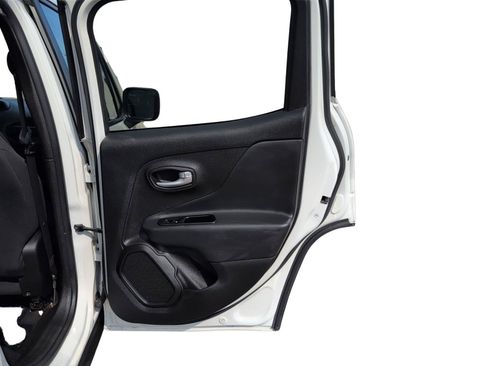 Used 2023 Jeep Renegade Latitude AWD/4WD image 18