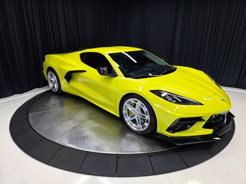 Used 2023 Chevrolet Corvette Stingray Premium Cpe w/ Z51 Performance Package RWD image 17