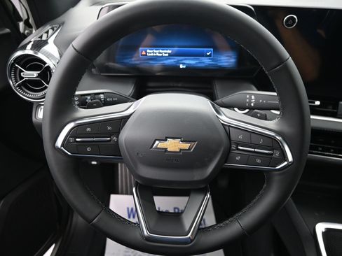New 2026 Chevrolet Equinox LT w/ Convenience Package II FWD image 12
