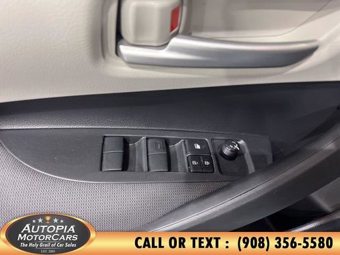 Used 2020 Toyota Corolla LE image 17