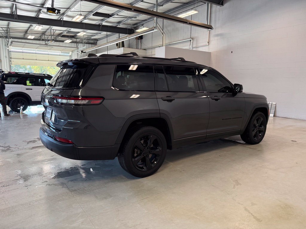 Used 2023 Jeep Grand Cherokee L Laredo AWD/4WD image 7