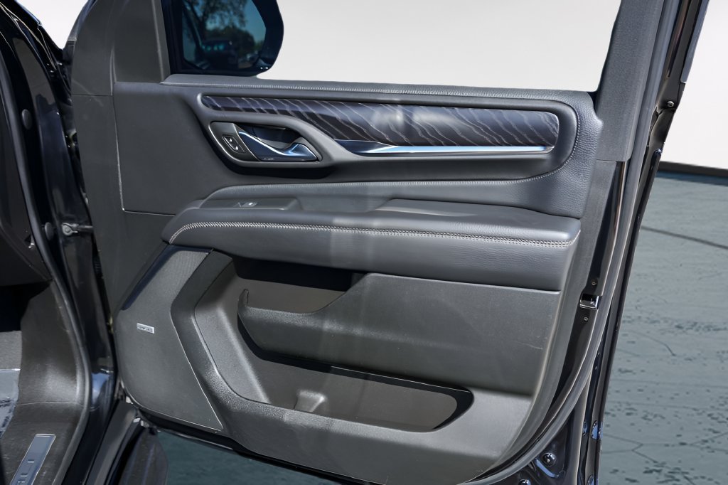 Used 2021 GMC Yukon Denali RWD image 32