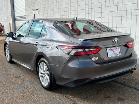 Used 2023 Toyota Camry LE image 5