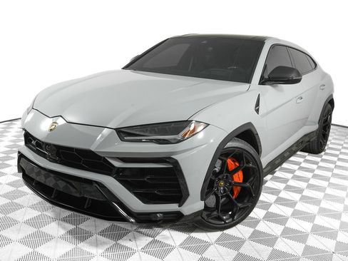 Used 2022 Lamborghini Urus AWD/4WD image 1