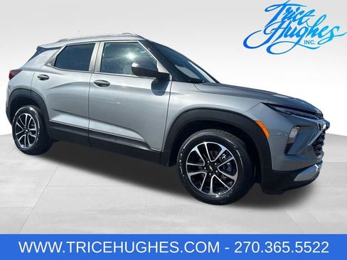 Used 2025 Chevrolet TrailBlazer LT FWD image 1