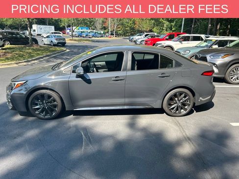 Used 2026 Toyota Corolla SE FWD image 3