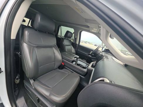 Used 2025 Ford Expedition Active AWD/4WD image 10