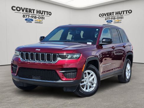 Used 2025 Jeep Grand Cherokee Laredo X w/ Luxury Tech Group I AWD/4WD image 1