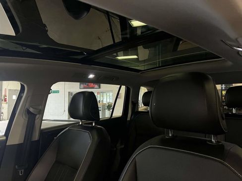 Used 2022 Volkswagen Tiguan SE AWD/4WD image 15