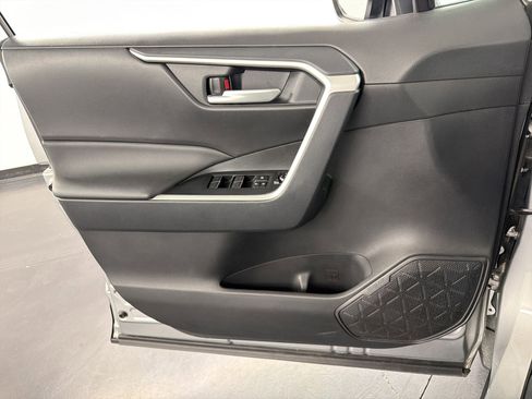 Used 2025 Toyota RAV4 XLE w/ Convenience Package image 13