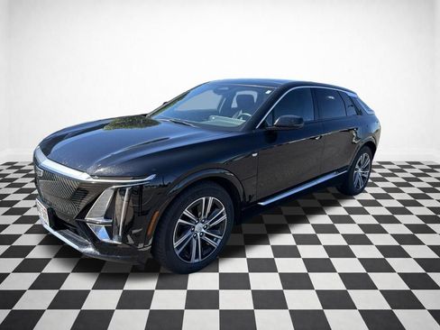 Certified 2024 Cadillac Lyriq Luxury AWD/4WD image 1