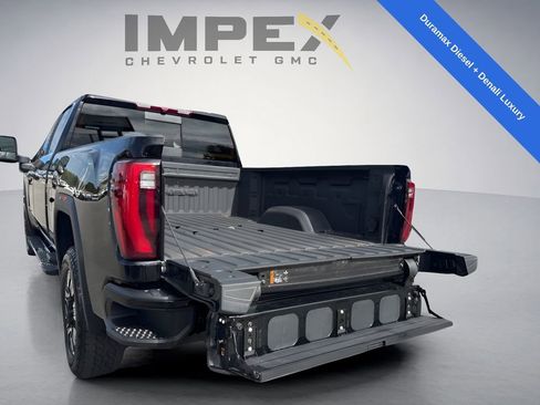 Used 2024 GMC Sierra 3500 Denali AWD/4WD image 4