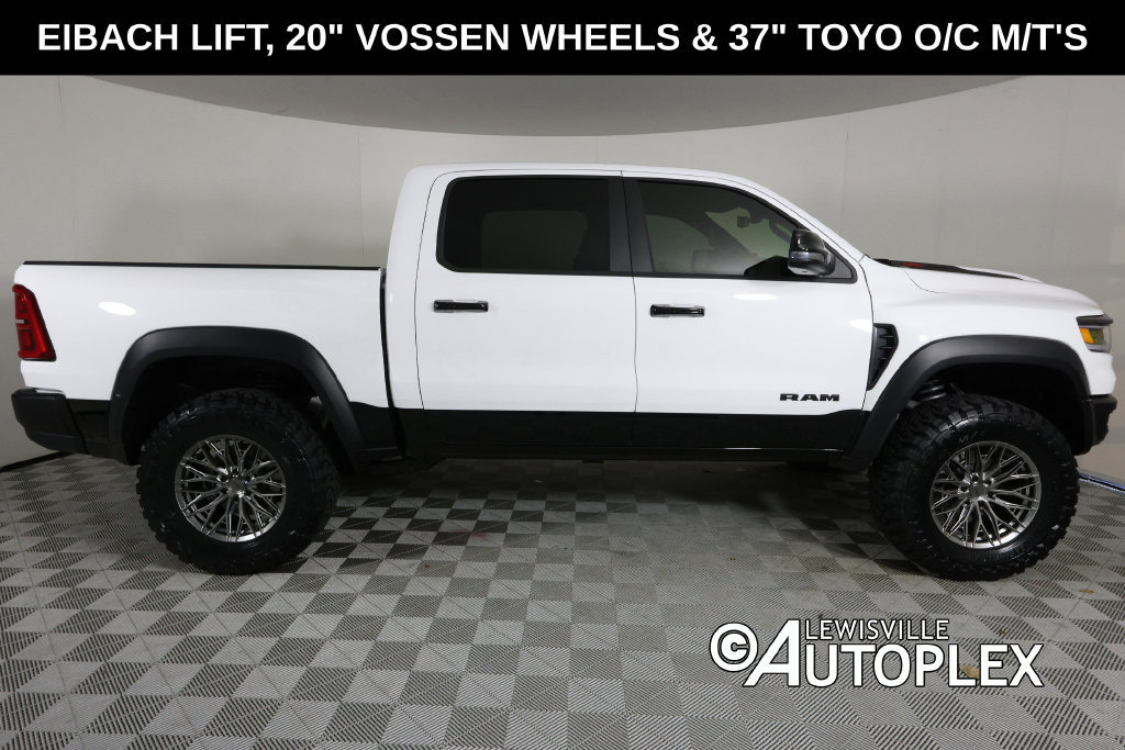 Used 2027 RAM 1500 4x4 Crew Cab image 4