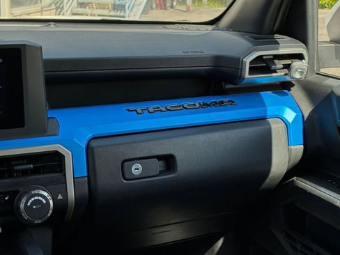 Used 2025 Toyota Tacoma TRD Off-Road AWD/4WD image 34