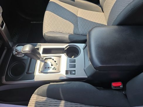 Used 2017 Toyota 4Runner SR5 AWD/4WD image 24