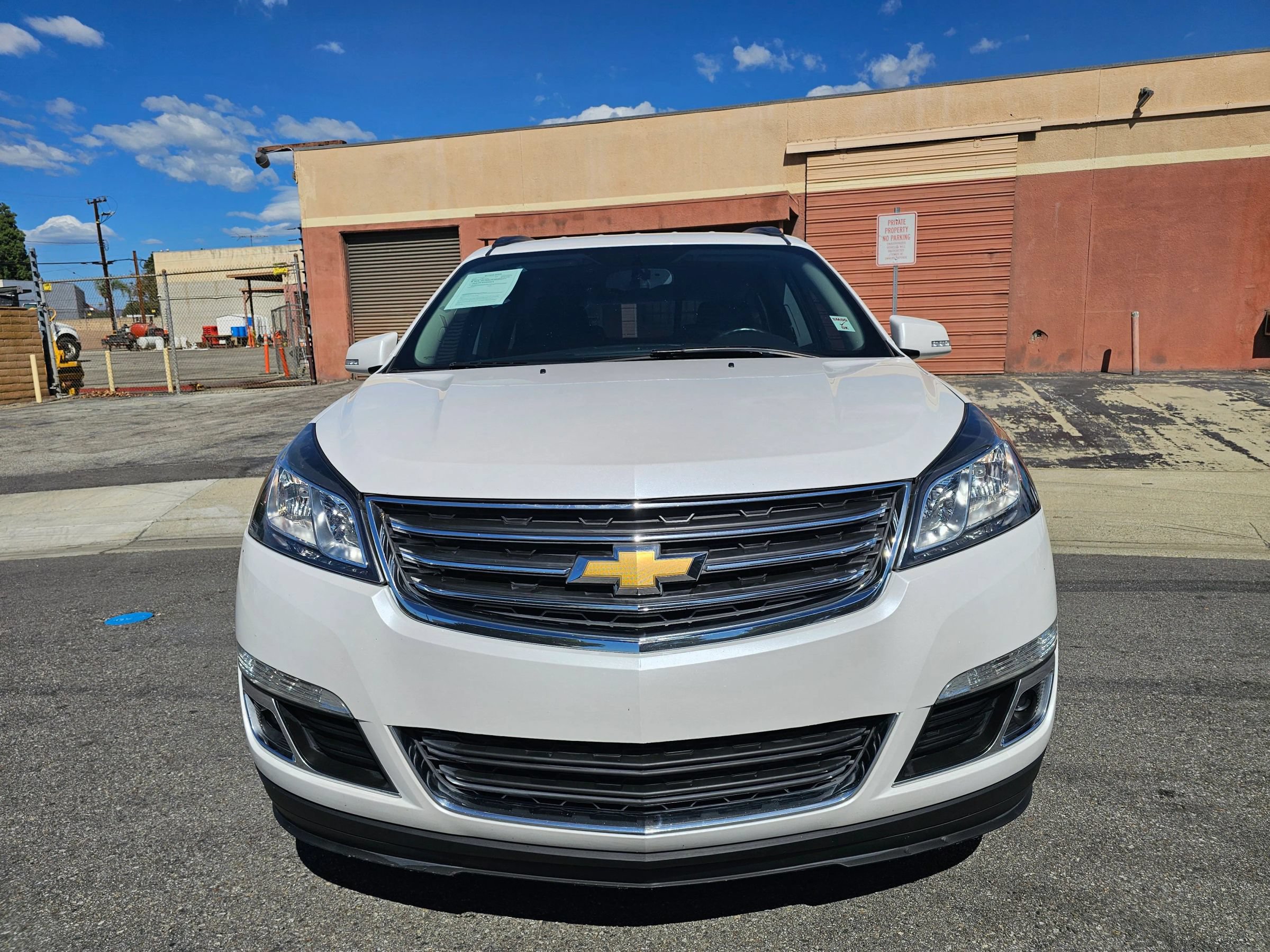 Used 2016 Chevrolet Traverse LT FWD image 2