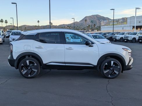 New 2026 Nissan Kicks SR FWD image 5