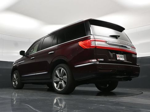 Used 2018 Lincoln Navigator Reserve w/ Technology Package AWD/4WD image 54