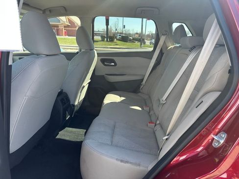 Used 2025 Nissan Rogue SV image 10