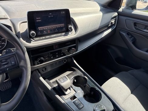 Used 2024 Nissan Rogue S AWD/4WD image 10
