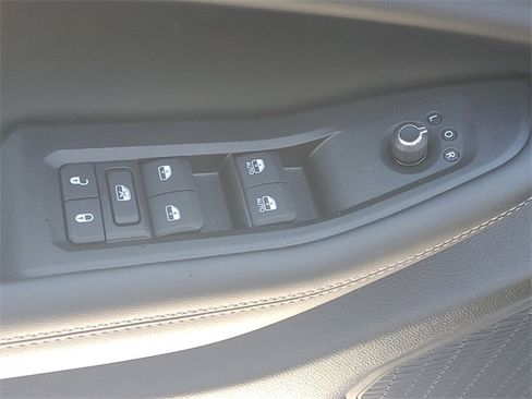 New 2025 Jeep Grand Cherokee L Altitude image 18