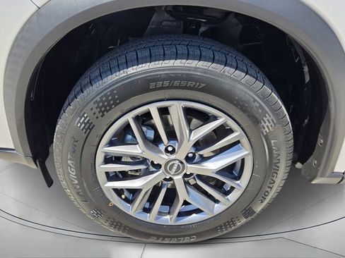 Used 2024 Nissan Rogue S image 9