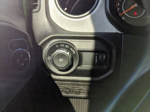 Certified 2025 Jeep Wrangler Sport S image 40