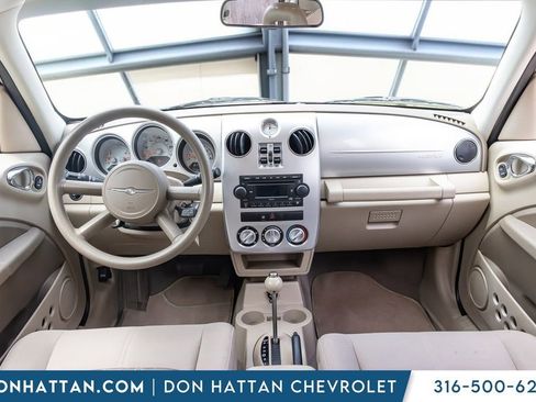 Used 2007 Chrysler PT Cruiser Touring FWD image 4