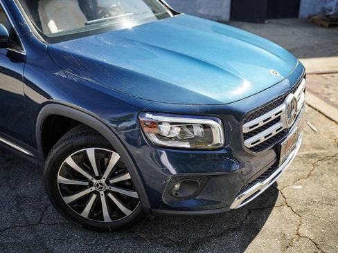 Used 2022 Mercedes-Benz GLB 250 w/ Premium Package Lite image 8