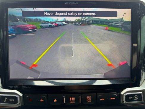 Used 2021 Jeep Gladiator Sport image 13