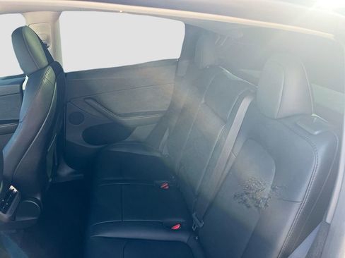 Used 2024 Tesla Model Y Performance image 23
