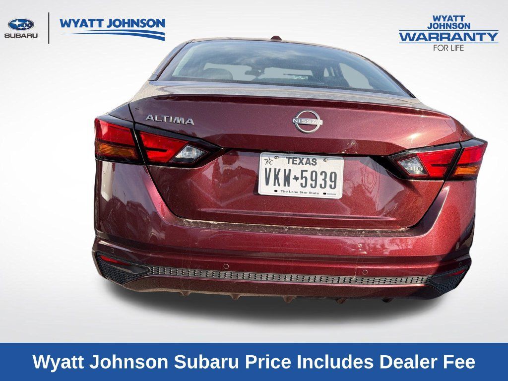 Used 2025 Nissan Altima 2.5 SV FWD image 6