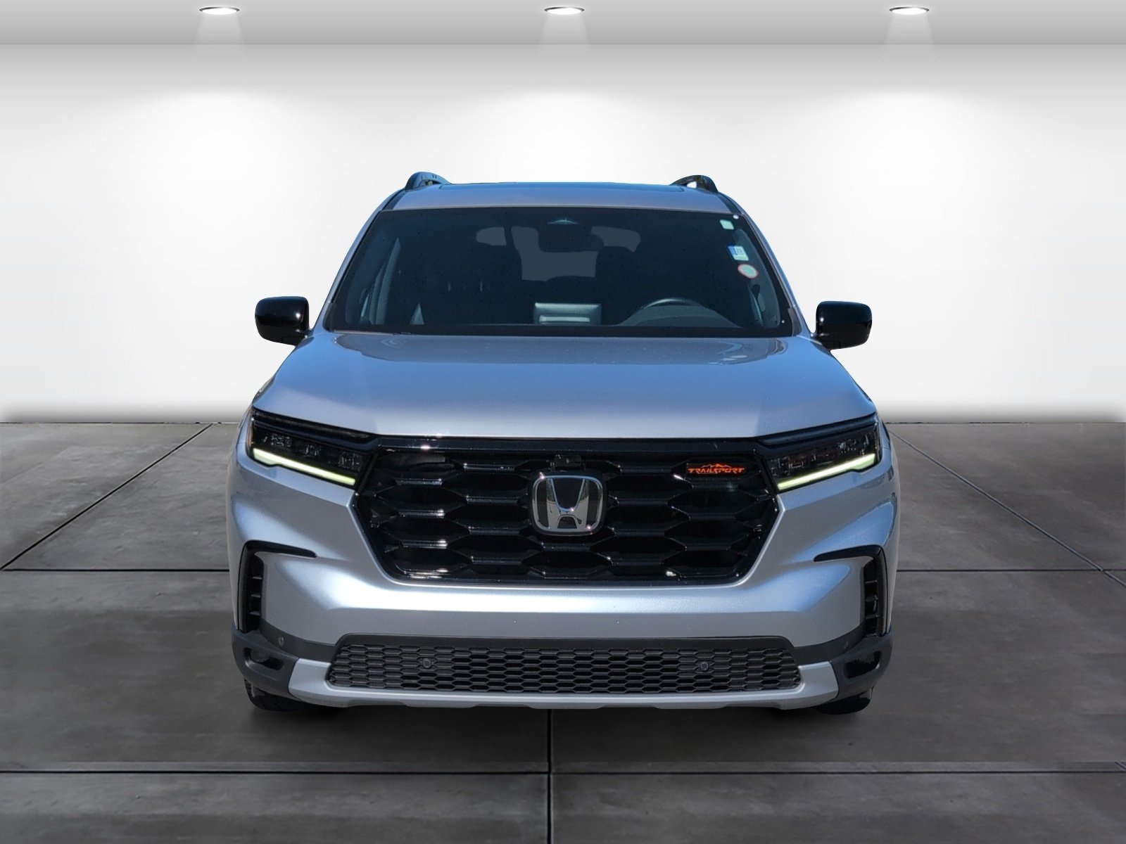 Certified 2025 Honda Pilot TrailSport image 4