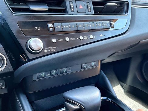 Used 2025 Lexus ES 350 w/ Premium Package image 35