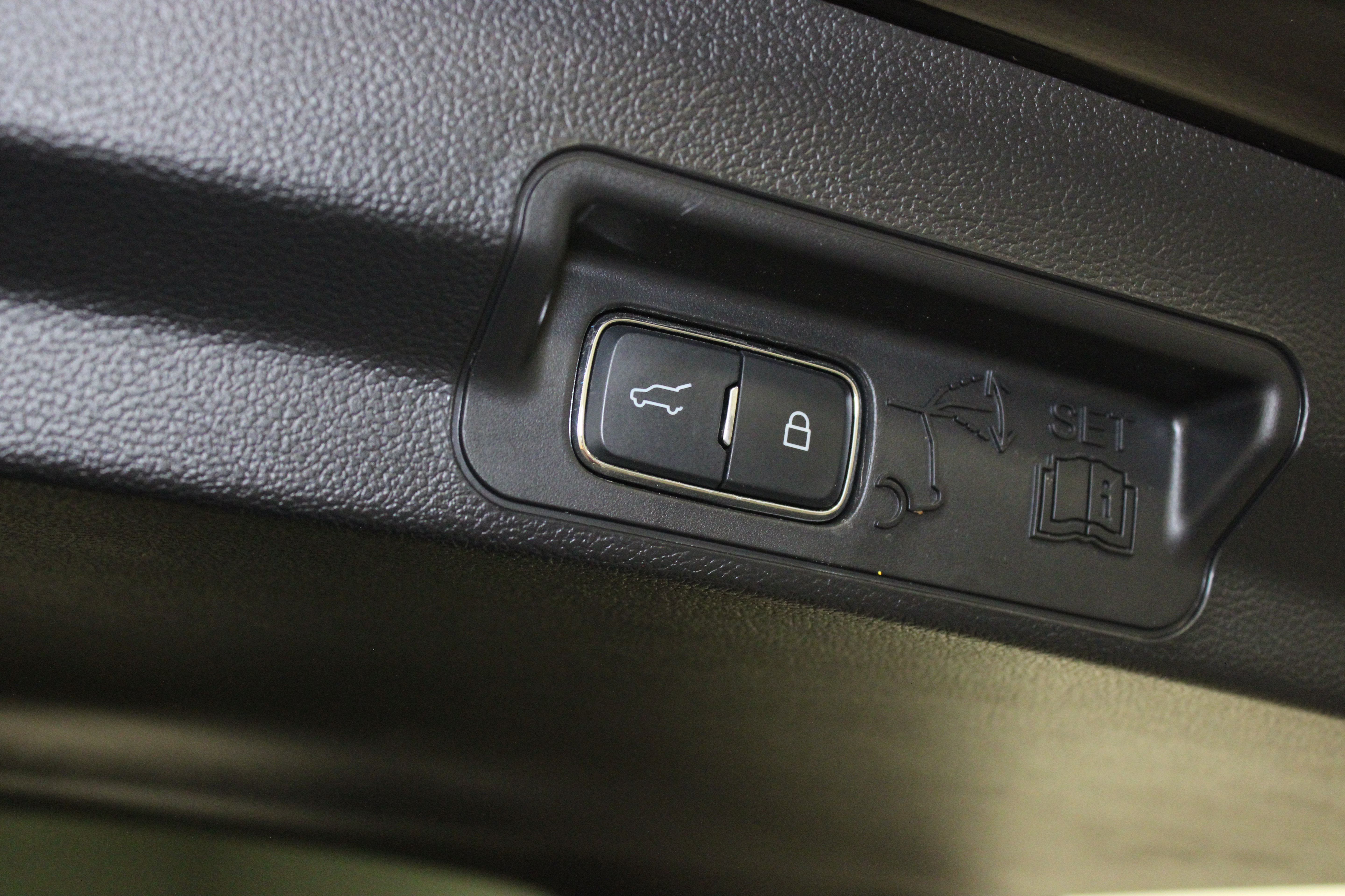 Used 2025 Ford Explorer ST-Line AWD/4WD image 14