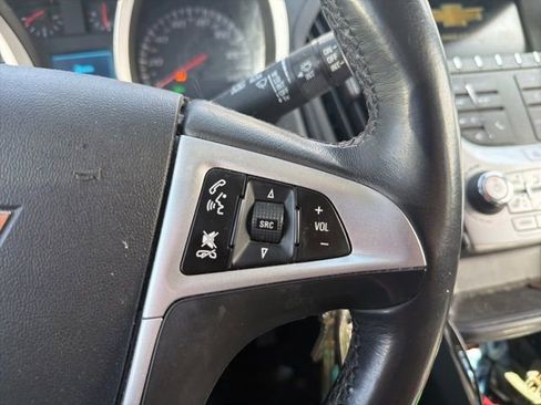 Used 2017 Chevrolet Equinox LT w/ Convenience Package image 11