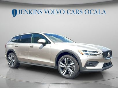 New 2026 Volvo V60 B5 Cross Country Plus w/ Protection Package Premier