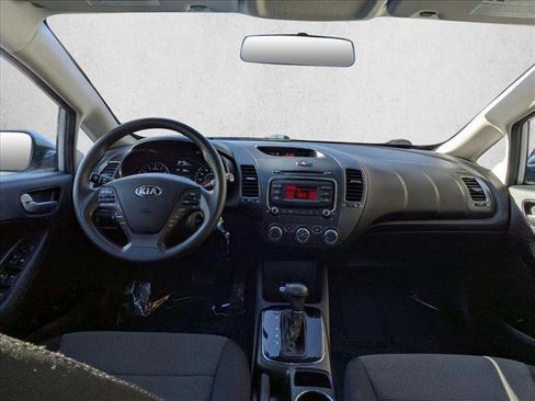 Used 2018 Kia Forte LX image 14