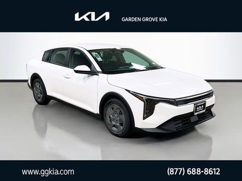 New 2025 Kia K4 LX image 1