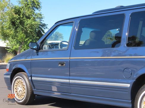 Used 1995 Chrysler Town & Country image 24
