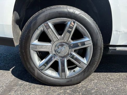 Used 2017 Cadillac Escalade Premium Luxury AWD/4WD image 11