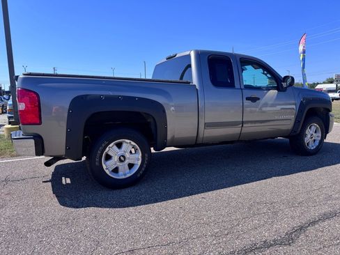 Used 2007 Chevrolet Silverado 1500 LT w/ Towing Package image 6