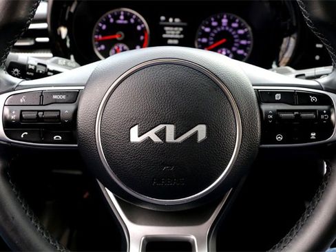 Used 2023 Kia K5 GT-Line image 12