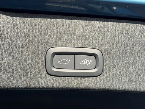 Certified 2023 Volvo C40 P8 Recharge Plus w/ Climate Package image 18