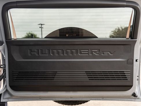 Used 2024 GMC Hummer EV 3X AWD/4WD image 38